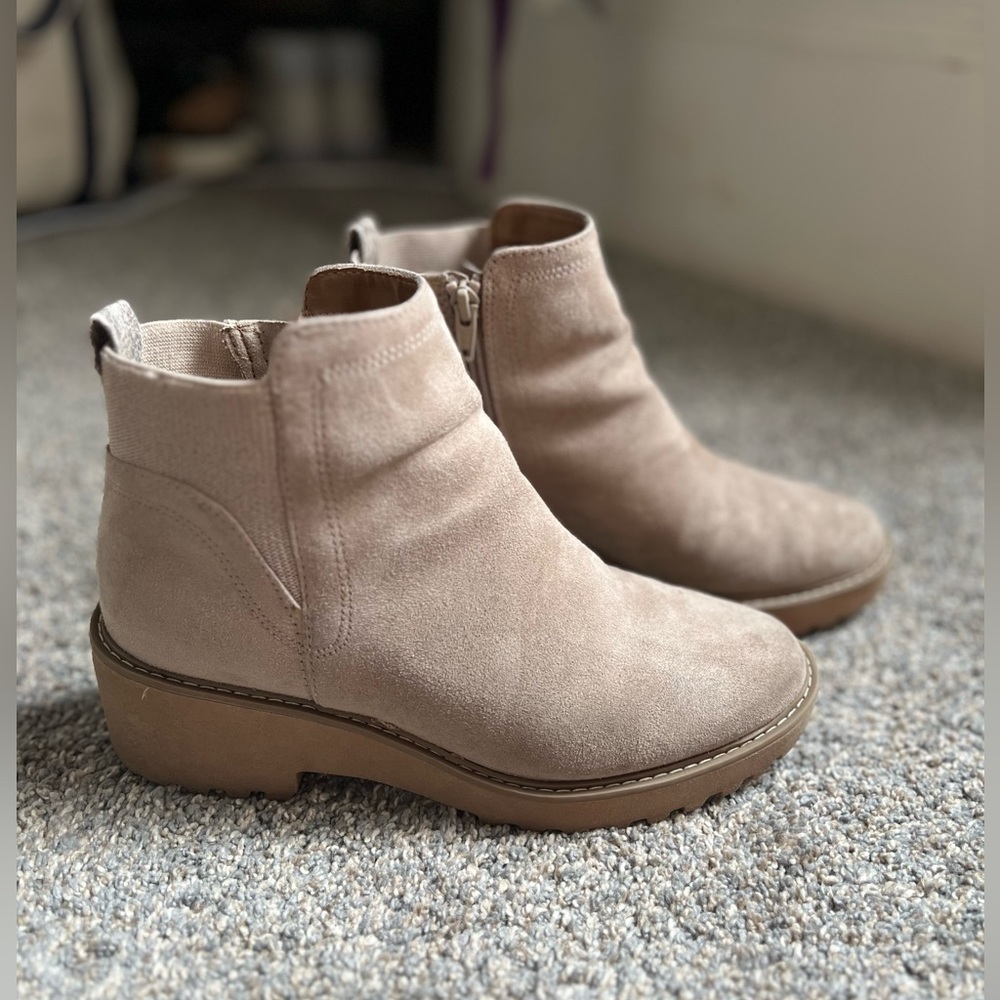 Tan Suede Chelsea Boots